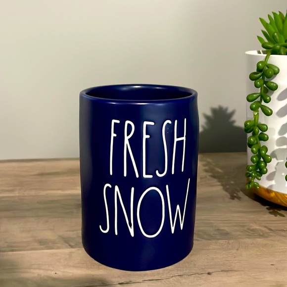 Rae Dunn Candle - Picture 1 of 4